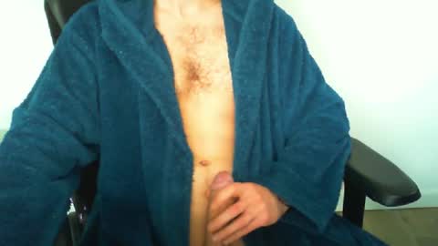 YWhiteNiceMan online show from May 15, 8:33 am