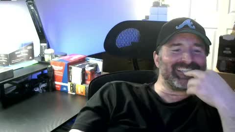 fuzz69_ online show from April 27, 11:43 pm