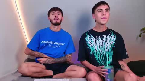 gabriel_and_geronimo online show from December 18, 10:28 pm