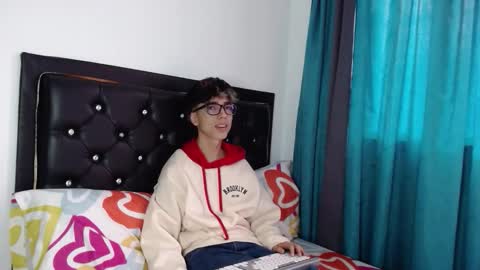 gabriel_x18 online show from March 6, 9:56 pm