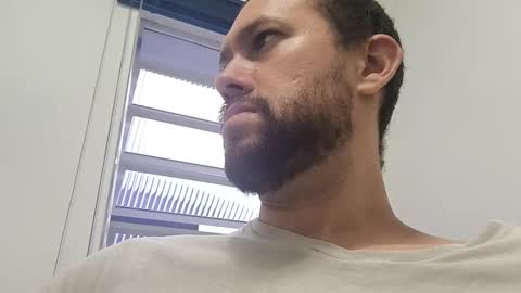 gabrielbenevides_ online show from January 26, 9:40 pm