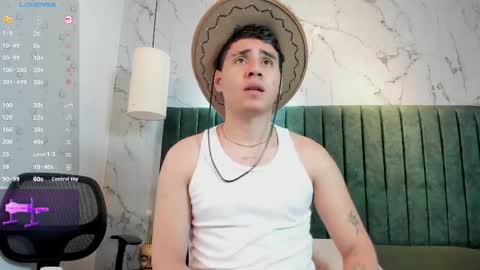 Snapshot of gabriell_ramirez_ chatting on October 14, 3:57 am gabriell_ramirez_ online show from October 14, 3:57 am