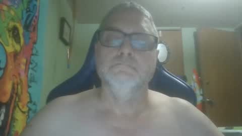 Snapshot of gadude45 chatting on October 27, 12:02 am gadude45 online show from October 27, 12:02 am