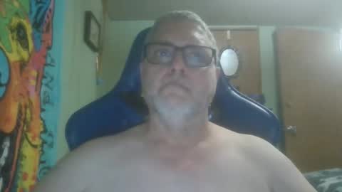 Snapshot of gadude45 chatting on October 28, 12:24 am gadude45 online show from October 28, 12:24 am