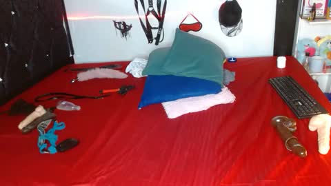 gael hot online show from February 3, 1:47 am