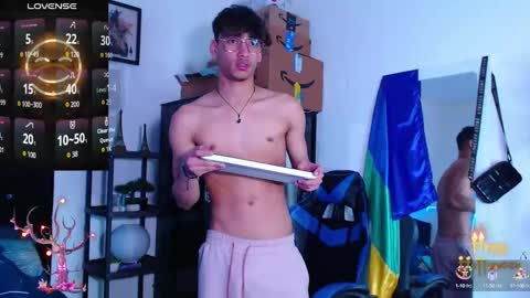 Snapshot of gael_jones chatting on October 7, 2:32 pm gael_jones online show from October 7, 2:32 pm