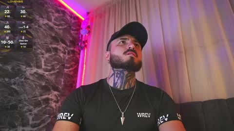 Chris  Dont forget to gift me thumb up Its very important to me and makes me happy AF  online show from April 26, 6:33 am