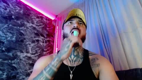 Chris  Dont forget to gift me thumb up Its very important to me and makes me happy AF  online show from May 19, 5:46 am