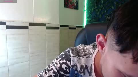 garuo_18 online show from January 10, 3:23 am