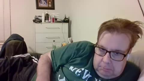 Snapshot of garyg930 chatting on September 22, 4:23 am Gary online show from September 22, 4:23 am