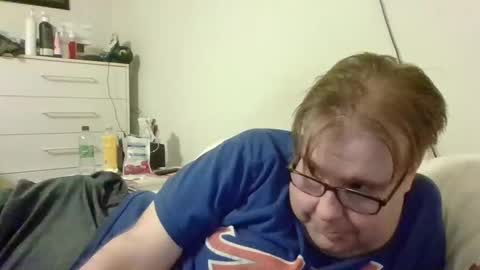 Snapshot of garyg930 chatting on September 28, 1:58 am Gary online show from September 28, 1:58 am