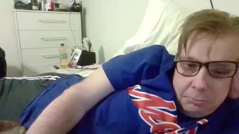 Snapshot of garyg930 chatting on September 9, 2:55 am Gary online show from September 9, 2:55 am