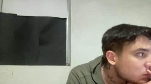 garypinepineapple online show from June 18, 7:10 am