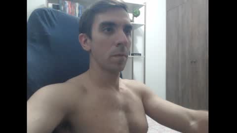 Snapshot of gatosarado23 chatting on December 3, 2:45 am gatosarado23 online show from December 3, 2:45 am