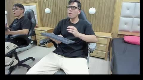 Gean Mclovin online show from April 30, 7:10 pm