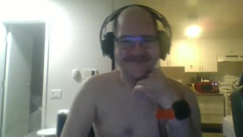 Snapshot of geekgamer41 chatting on October 22, 5:11 am geekgamer41 online show from October 22, 5:11 am