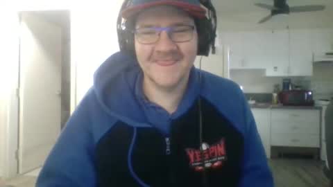 Snapshot of geekgamer41 chatting on October 31, 7:06 pm geekgamer41 online show from October 31, 7:06 pm