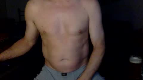 Snapshot of geetarluvver chatting on December 12, 1:43 am geetarluvver online show from December 12, 1:43 am
