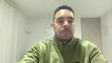 Snapshot of genesis_wb chatting on March 7, 2:15 am genesis_wb online show from March 7, 2:15 am