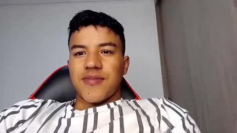 Snapshot of george_cams1 chatting on February 15, 10:32 pm Jorge online show from February 15, 10:32 pm