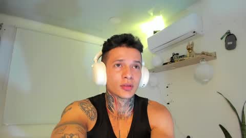 Snapshot of george_prince2 chatting on December 31, 3:45 am independent model online show from December 31, 3:45 am
