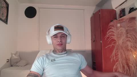 Snapshot of george_prince2 chatting on December 7, 5:26 am independent model online show from December 7, 5:26 am