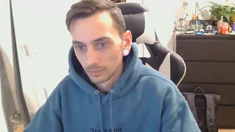 georgek0011 online show from February 22, 9:38 pm