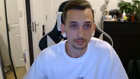 georgek0011 online show from October 3, 3:00 am