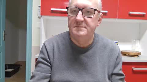 gerardlp131313 online show from November 1, 9:08 pm