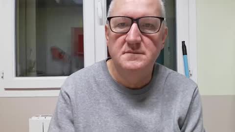 gerardlp131313 online show from November 19, 8:41 pm