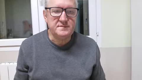 gerardlp131313 online show from November 3, 8:43 pm