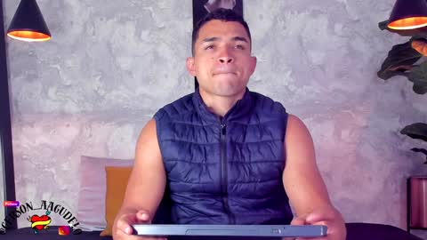 Snapshot of gerson_zt chatting on December 3, 3:29 am im Gerson online show from December 3, 3:29 am