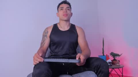 Snapshot of gerson_zt chatting on November 2, 12:04 am im Gerson online show from November 2, 12:04 am