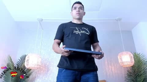 Snapshot of gerson_zt chatting on December 25, 4:44 am im Gerson online show from December 25, 4:44 am