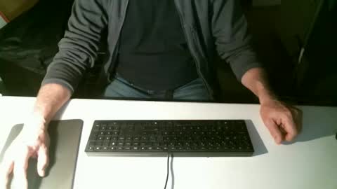 Snapshot of getz62 chatting on January 3, 9:58 am getz62 online show from January 3, 9:58 am