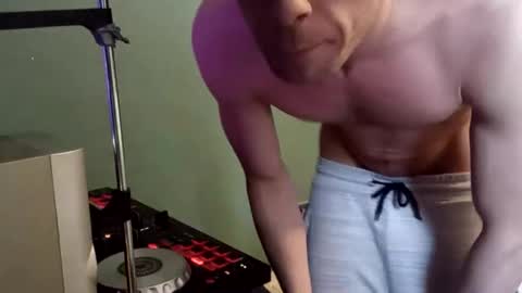 Darryl online show from March 31, 3:36 pm