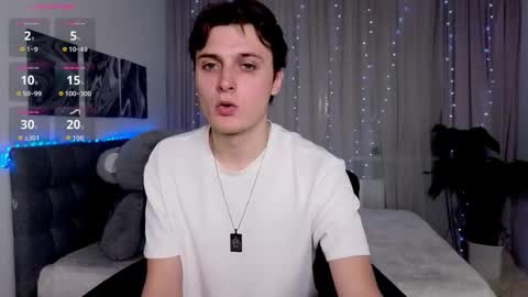 Snapshot of ggimperator chatting on October 23, 10:51 am Alex online show from October 23, 10:51 am