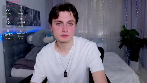 Snapshot of ggimperator chatting on October 22, 10:41 am Alex online show from October 22, 10:41 am