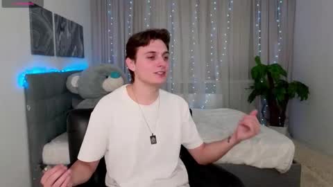 Snapshot of ggimperator chatting on October 21, 10:40 am Alex online show from October 21, 10:40 am