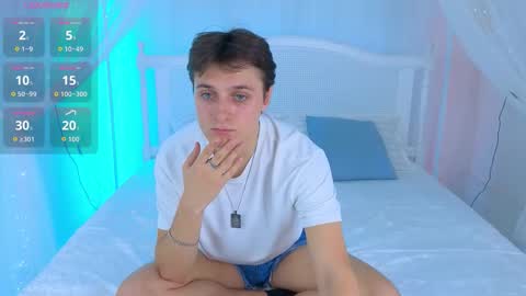 Snapshot of ggimperator chatting on October 28, 10:29 am Alex online show from October 28, 10:29 am