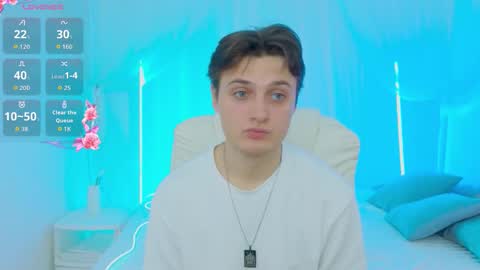 Snapshot of ggimperator chatting on October 20, 10:30 am Alex online show from October 20, 10:30 am