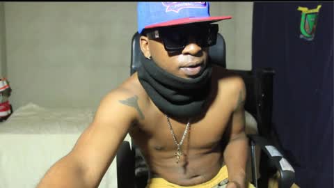 ghettolife2020 online show from February 25, 2:36 am