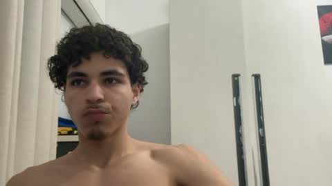 ghilassss online show from March 22, 10:15 pm