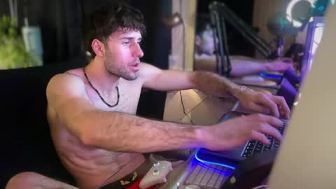 big boy ghost face online show from November 9, 12:03 am