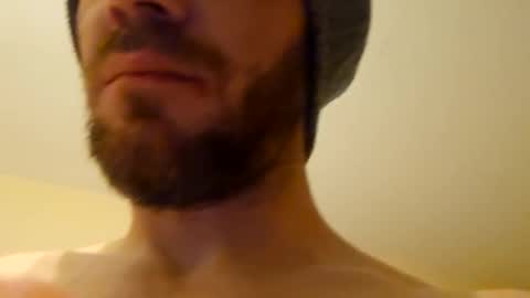 Snapshot of ghuntz22 chatting on October 23, 8:45 pm ghuntz22 online show from October 23, 8:45 pm