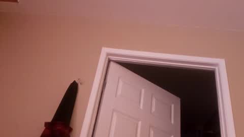 Snapshot of ghuntz22 chatting on October 17, 9:35 am ghuntz22 online show from October 17, 9:35 am