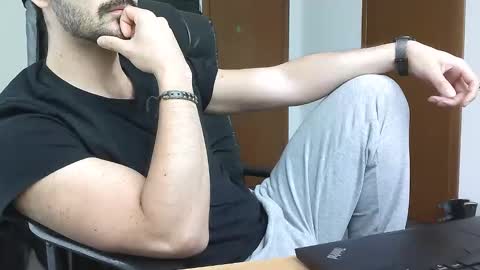 gianniamalfi online show from April 17, 3:26 pm