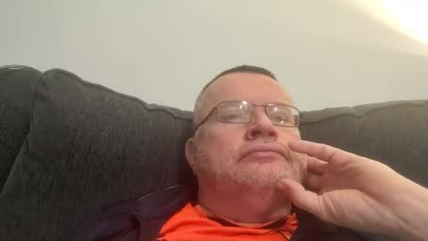 Snapshot of giddyup222222 chatting on January 5, 1:03 am giddyup222222 online show from January 5, 1:03 am