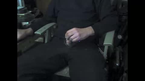 Snapshot of giftedbiker11 chatting on December 18, 5:48 am giftedbiker online show from December 18, 5:48 am