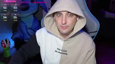 Snapshot of gil_gamesh2nd chatting on October 13, 7:53 pm Mirko online show from October 13, 7:53 pm